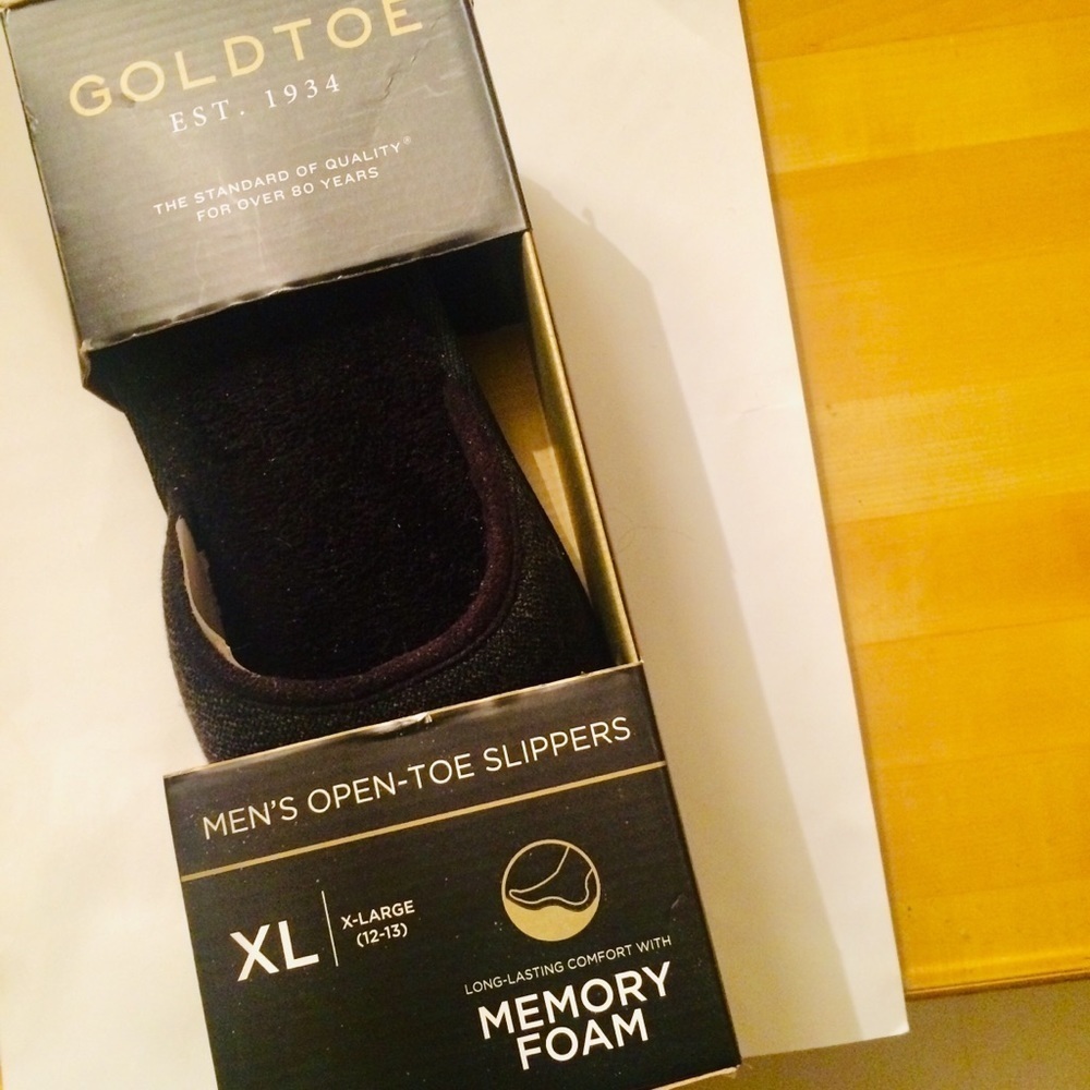 NWT GOLDTOE Men’s Open Toe Slippers